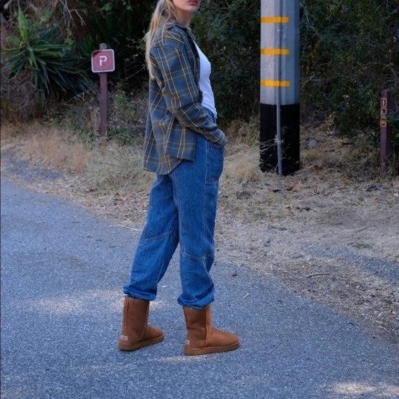 NEW UGG Classic Short II Boots - Chestnut - Picture 4 of 6